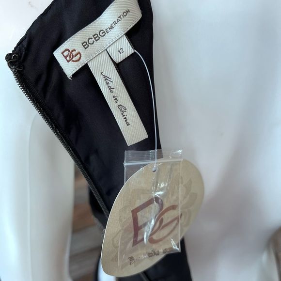 NWT BCBG V Neck Ballgown with Beaded Cut Out Sides💗👗 - Picture 9 of 13